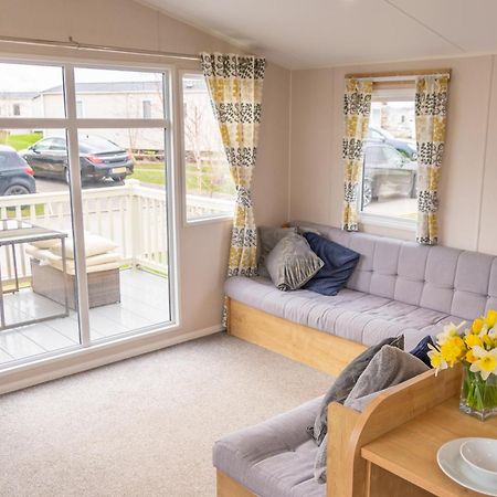 64 Lancaster The Lazy Willow 3 Bedroom Hot Tub Caravan Tattershall Lakes Exteriér fotografie