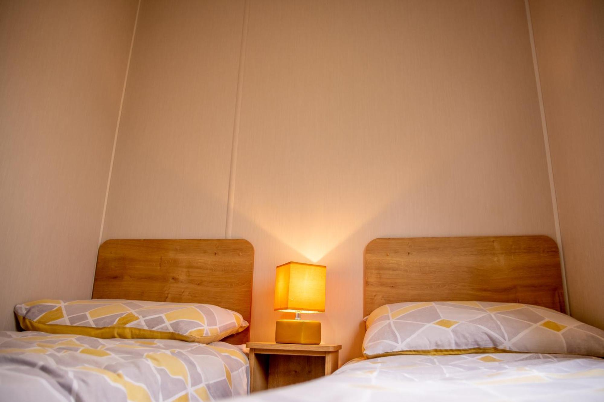64 Lancaster The Lazy Willow 3 Bedroom Hot Tub Caravan Tattershall Lakes Exteriér fotografie