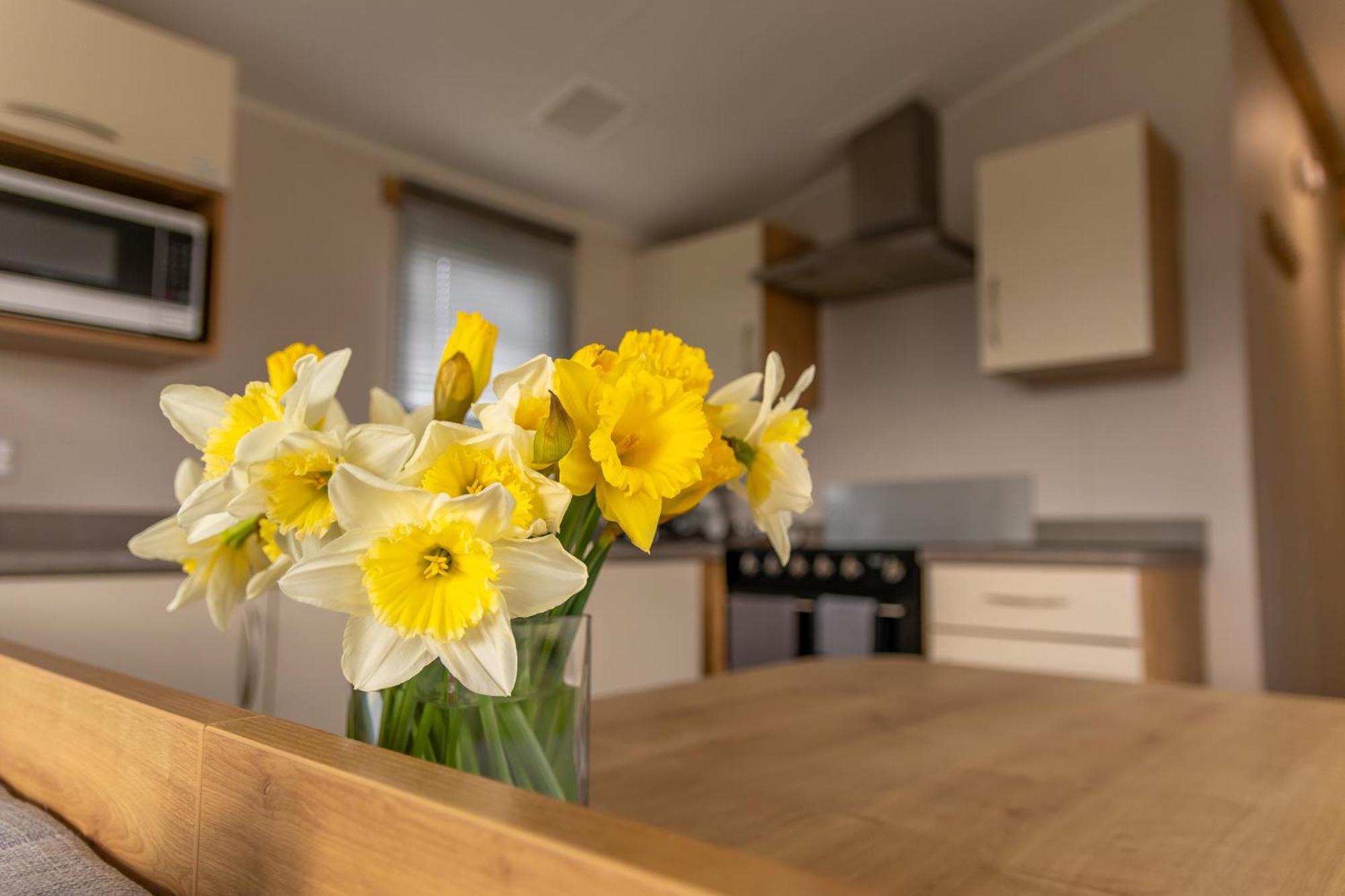 64 Lancaster The Lazy Willow 3 Bedroom Hot Tub Caravan Tattershall Lakes Exteriér fotografie