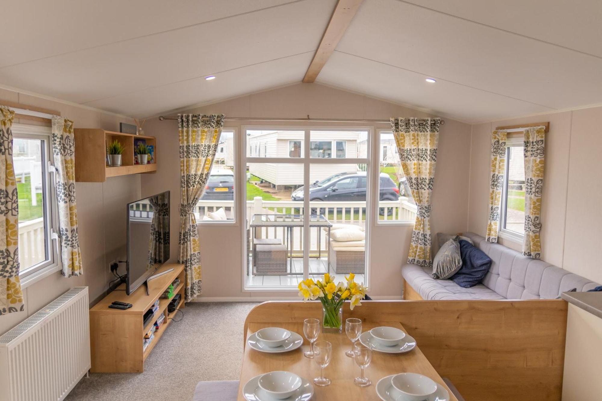 64 Lancaster The Lazy Willow 3 Bedroom Hot Tub Caravan Tattershall Lakes Exteriér fotografie