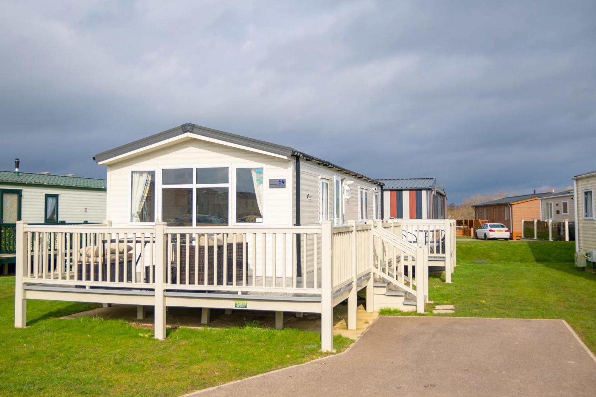 64 Lancaster The Lazy Willow 3 Bedroom Hot Tub Caravan Tattershall Lakes Exteriér fotografie